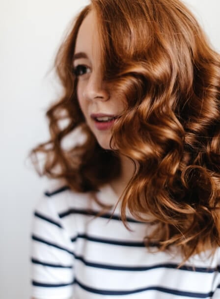 cheveux naturels ou perruque synthétique : que privilégier ?