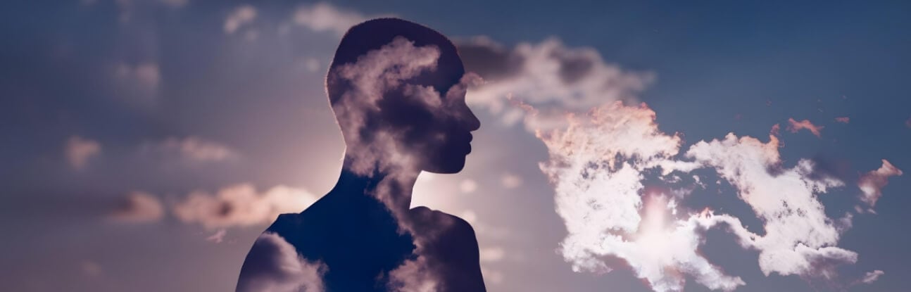 Perte de cheveux et traitements : comprendre l'impact psychologique pour mieux avancer