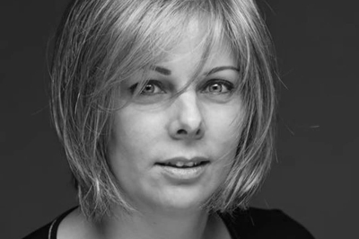 Portrait d'Anne-Laure : Une femme pétillante et à l’aise dans ses baskets